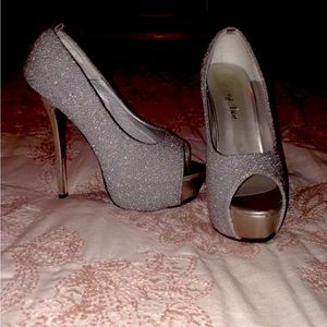 Silver pumps